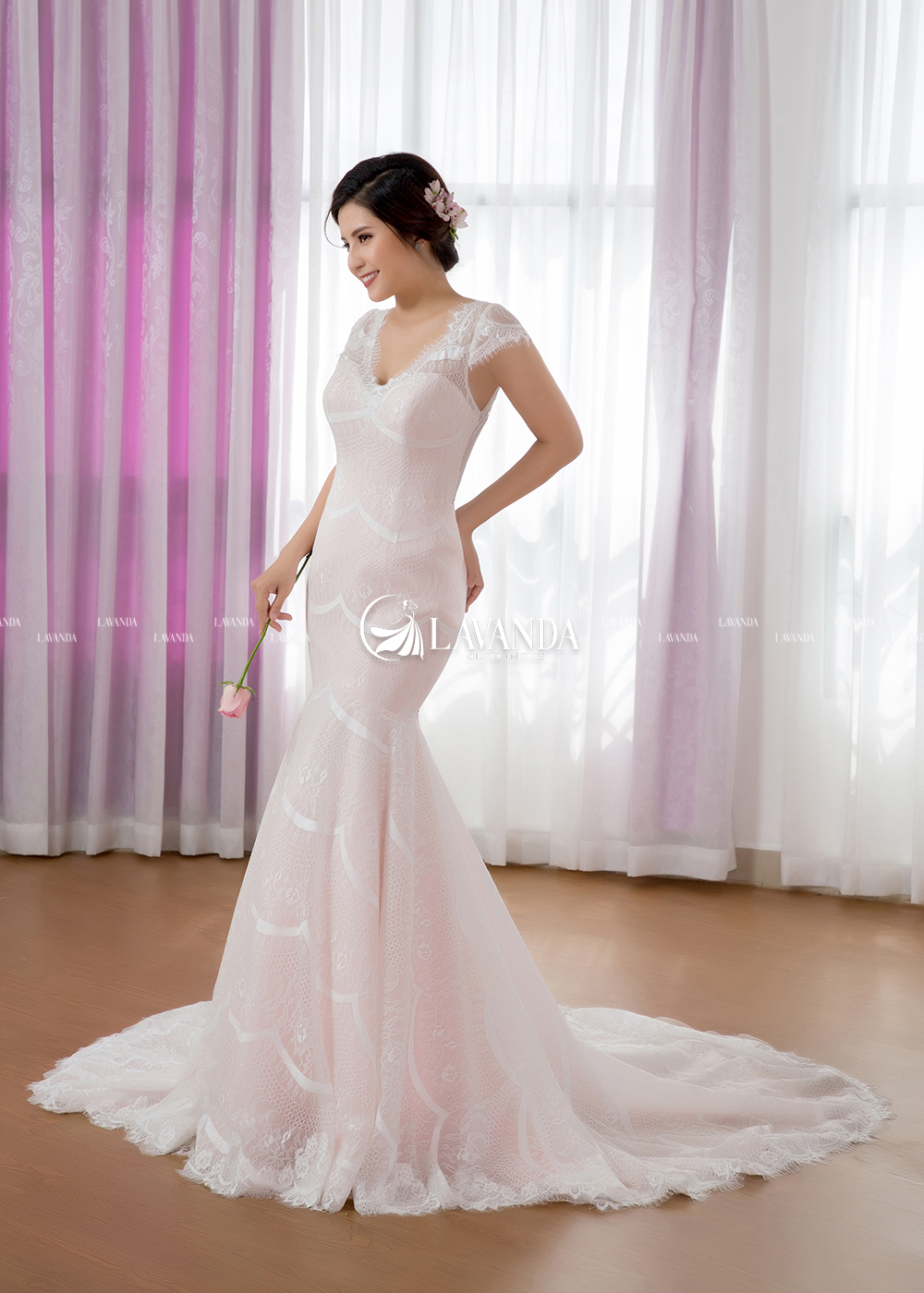 Mermaid Chantilly Lace Wedding Dress