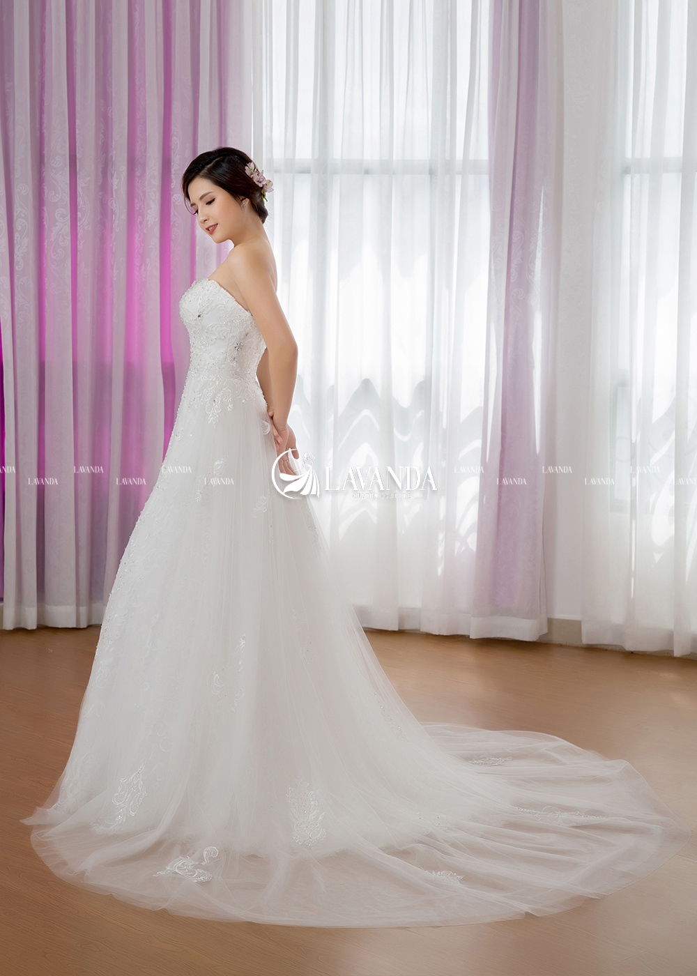 Beaded Lace Applique Tulle A-Line Wedding Dress