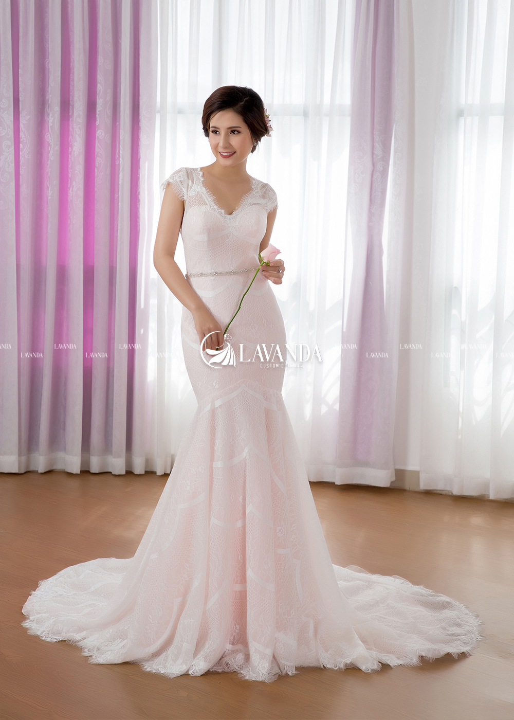 Mermaid Chantilly Lace Wedding Dress